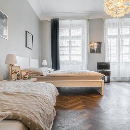 Bright Studio Close To Charles Bridge And Prague Castle Apartment Exterior photo