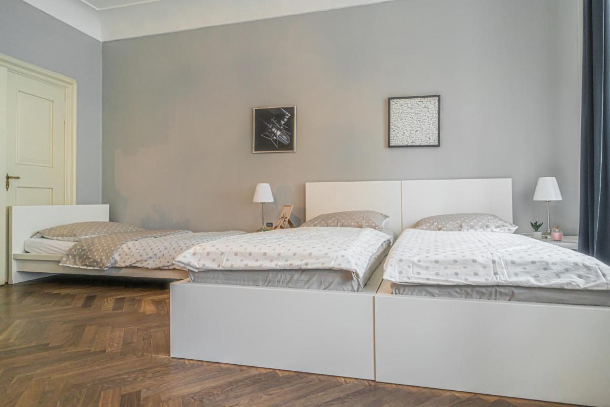 Bright Studio Close To Charles Bridge And Prague Castle Apartment Exterior photo